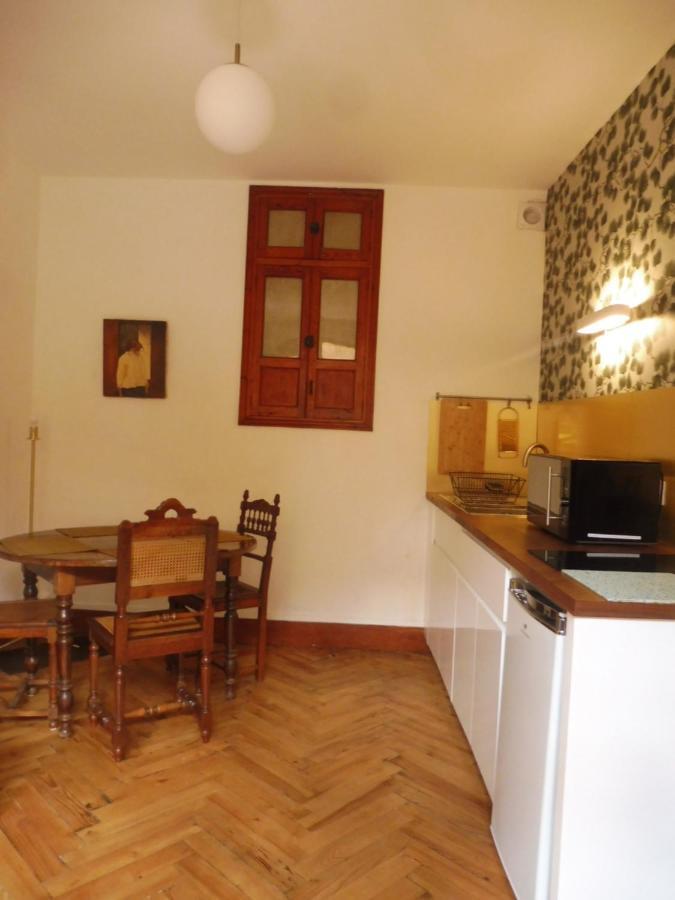 Charmant Appartement Sur Cour, Le Berlingott Bagneres-de-Bigorre Exterior photo