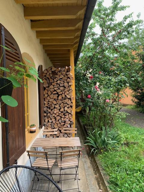 Charmant Appartement Sur Cour, Le Berlingott Bagneres-de-Bigorre Exterior photo