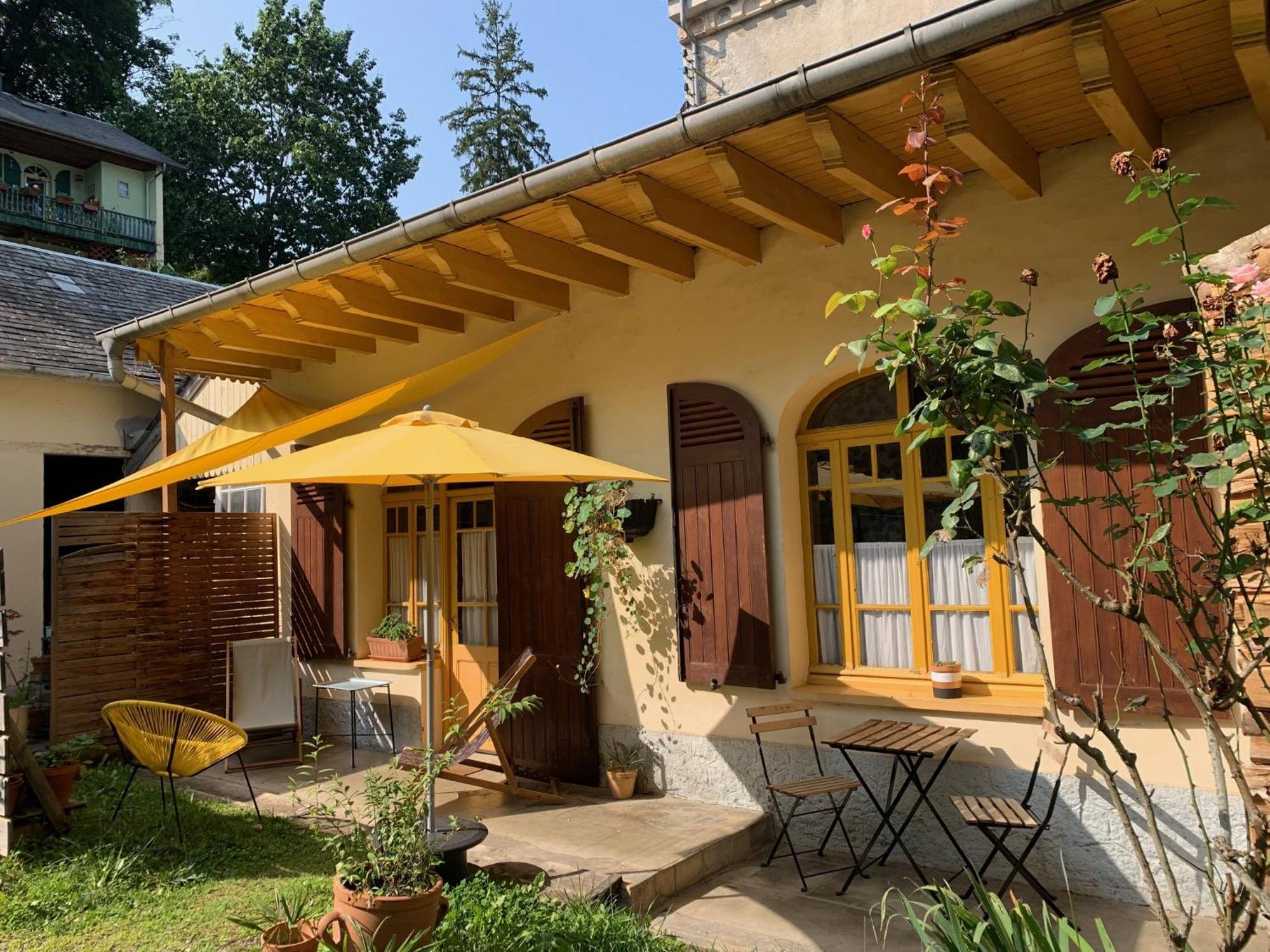 Charmant Appartement Sur Cour, Le Berlingott Bagneres-de-Bigorre Exterior photo